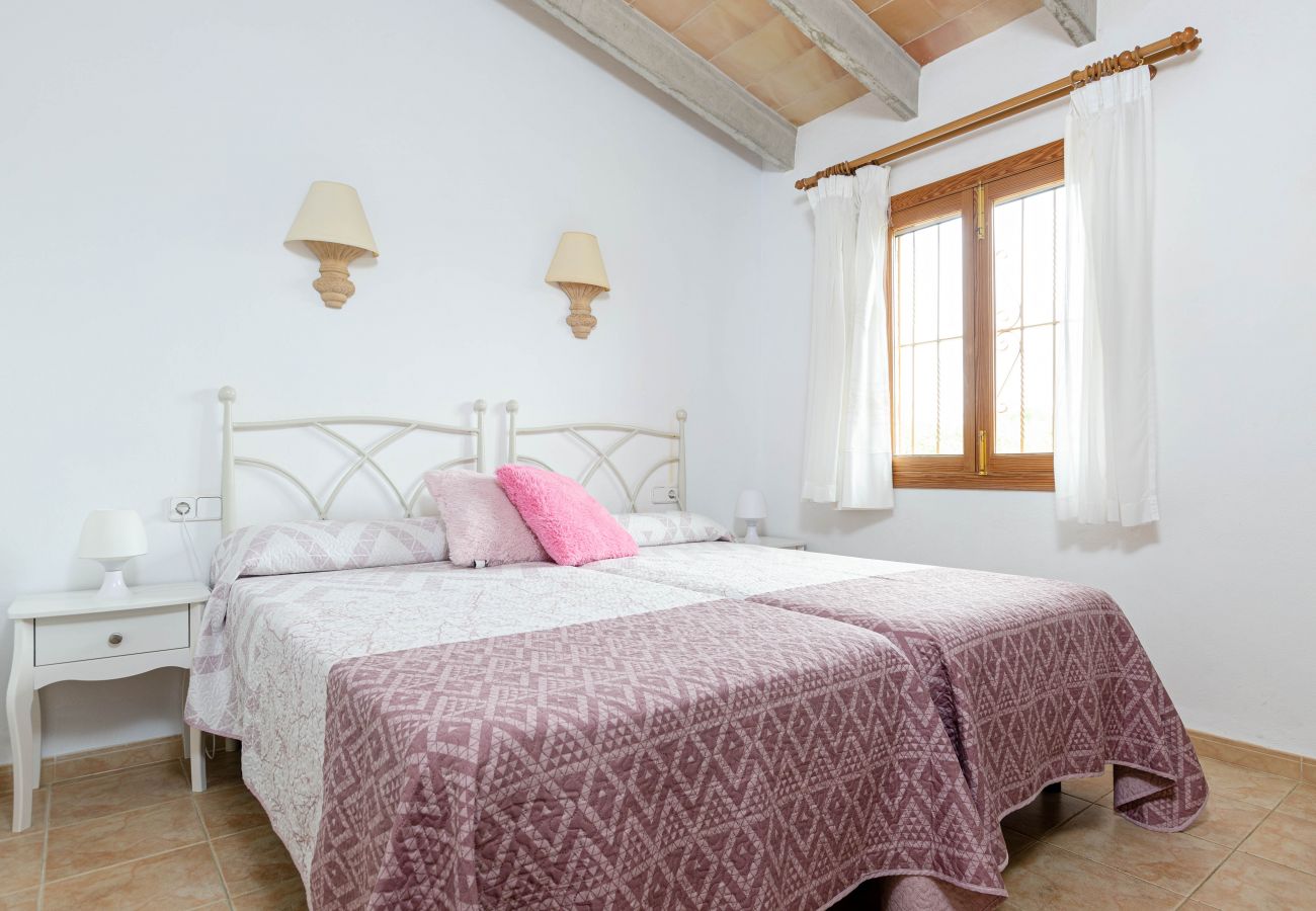 Villa in Buger - YourHouse Sa Sini, villa in a quiet area with private pool