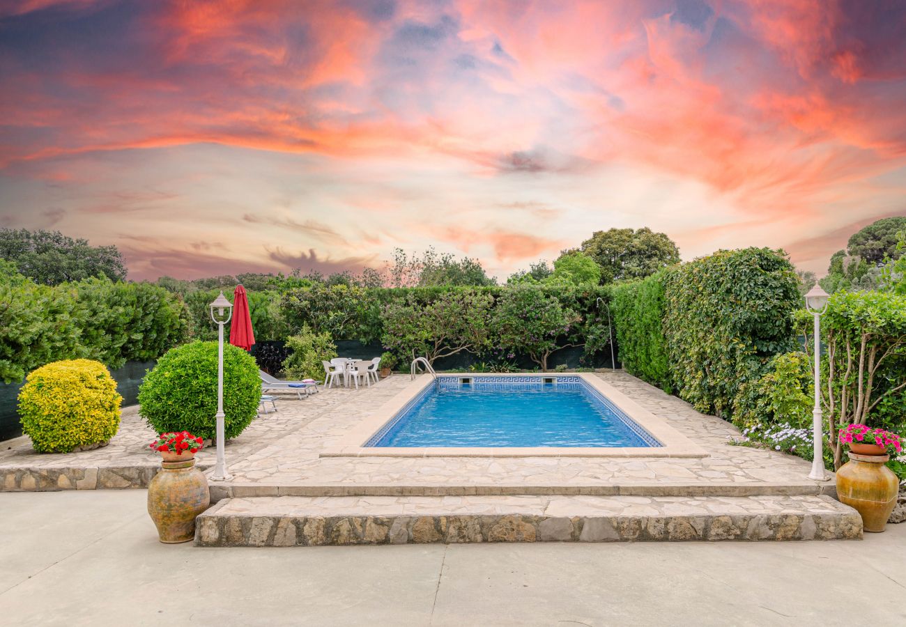 Villa in Buger - YourHouse Sa Sini, villa in a quiet area with private pool