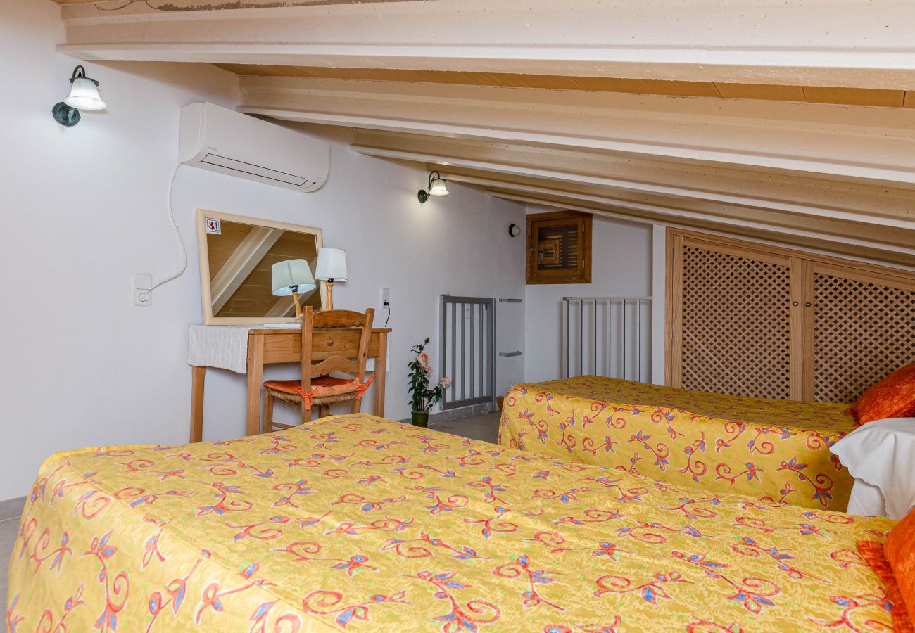 Villa in Buger - YourHouse Sa Sini, villa in a quiet area with private pool