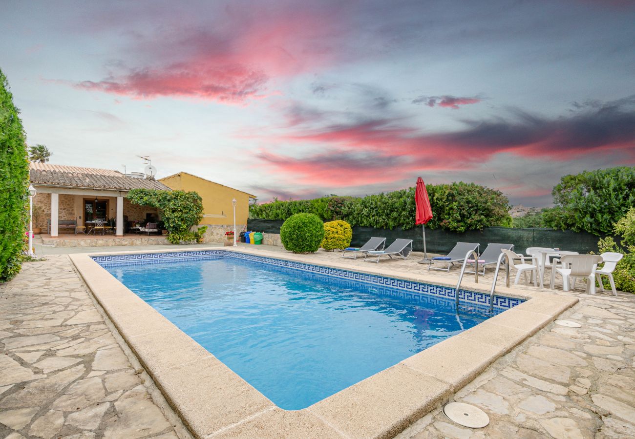 Villa in Buger - YourHouse Sa Sini, villa in a quiet area with private pool
