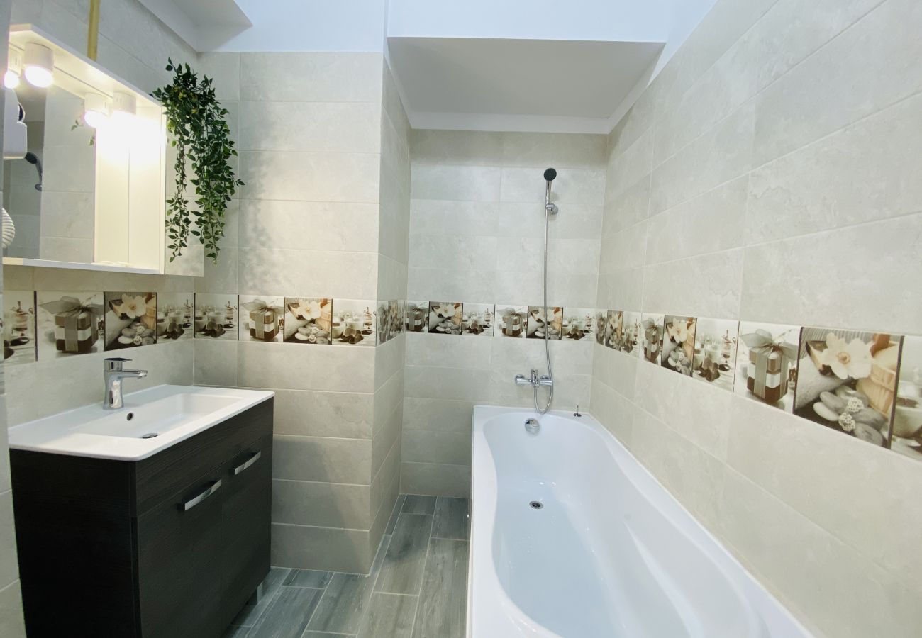 Studio in Bucharest - Charming Studio  with Balcony