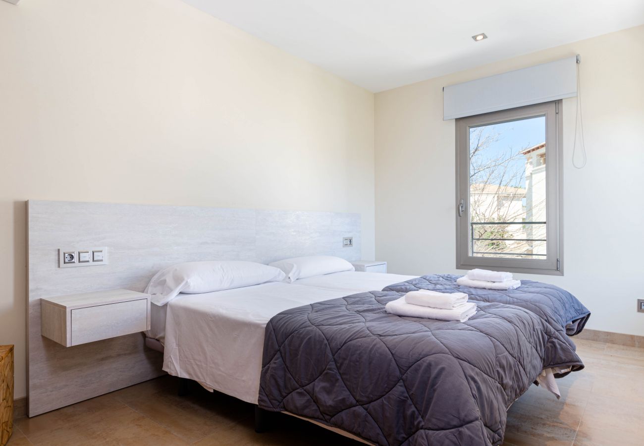 Townhouse in Can Picafort - YourHouse Juan, modern chalet in Majorca north 