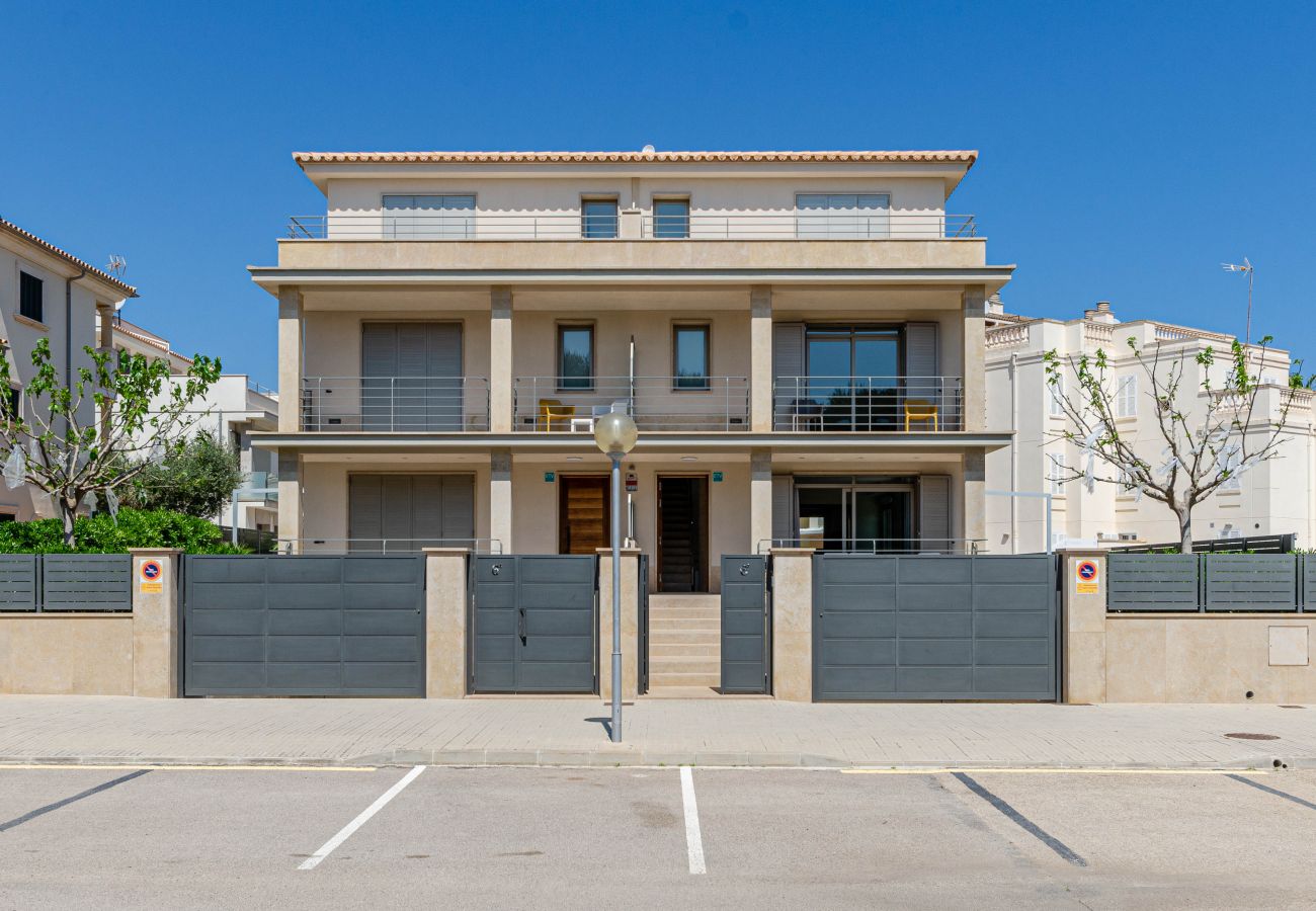 Townhouse in Can Picafort - YourHouse Juan, modern chalet in Majorca north 