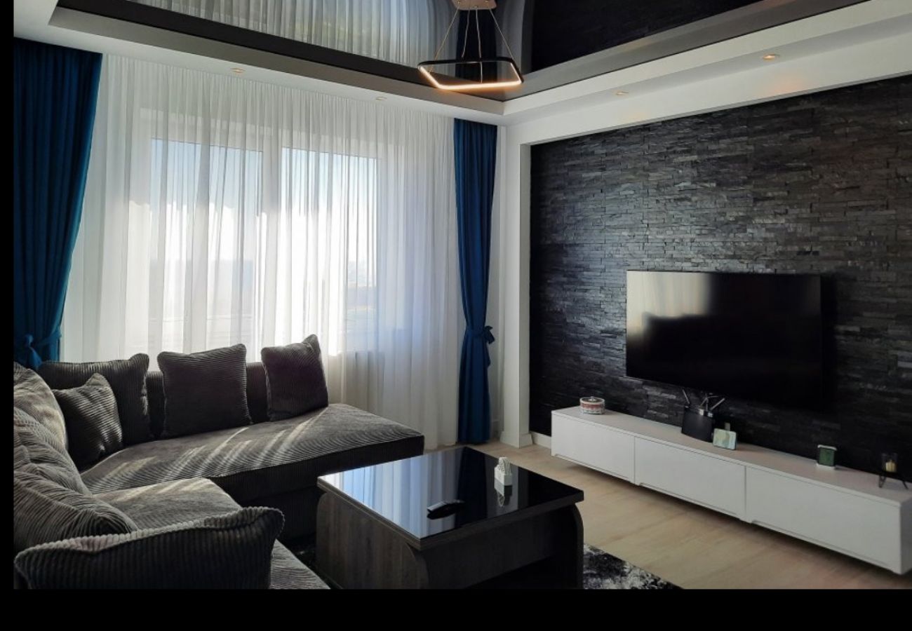 Apartment in Mamaia Nord - Elegant With Sea view 