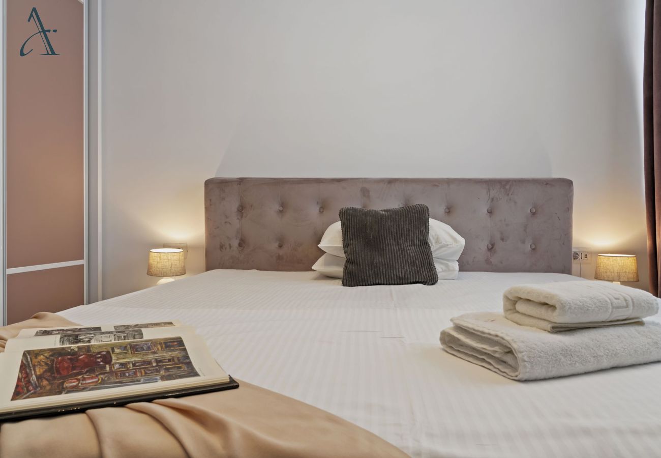 Apartment in Mamaia - The MoonLight Nest