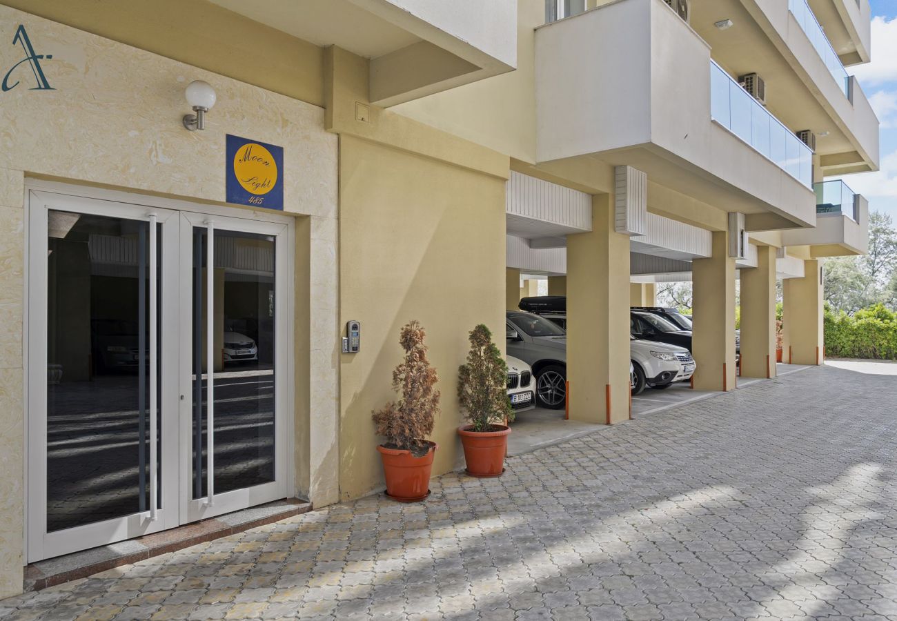 Apartment in Mamaia - The MoonLight Nest