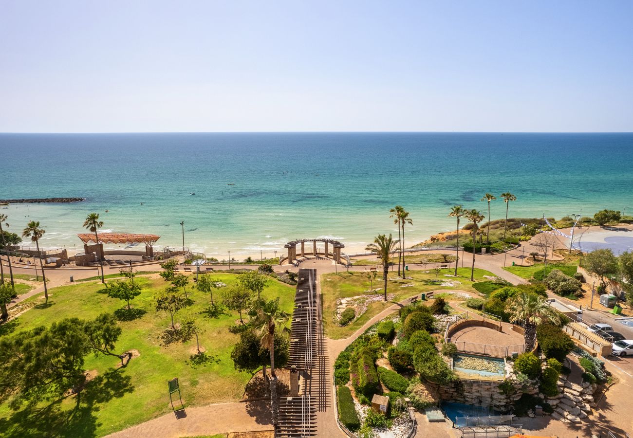 Apartment in Netanya - MIKLAT Elegant Apt with Balcony & Sea View by FeelHome