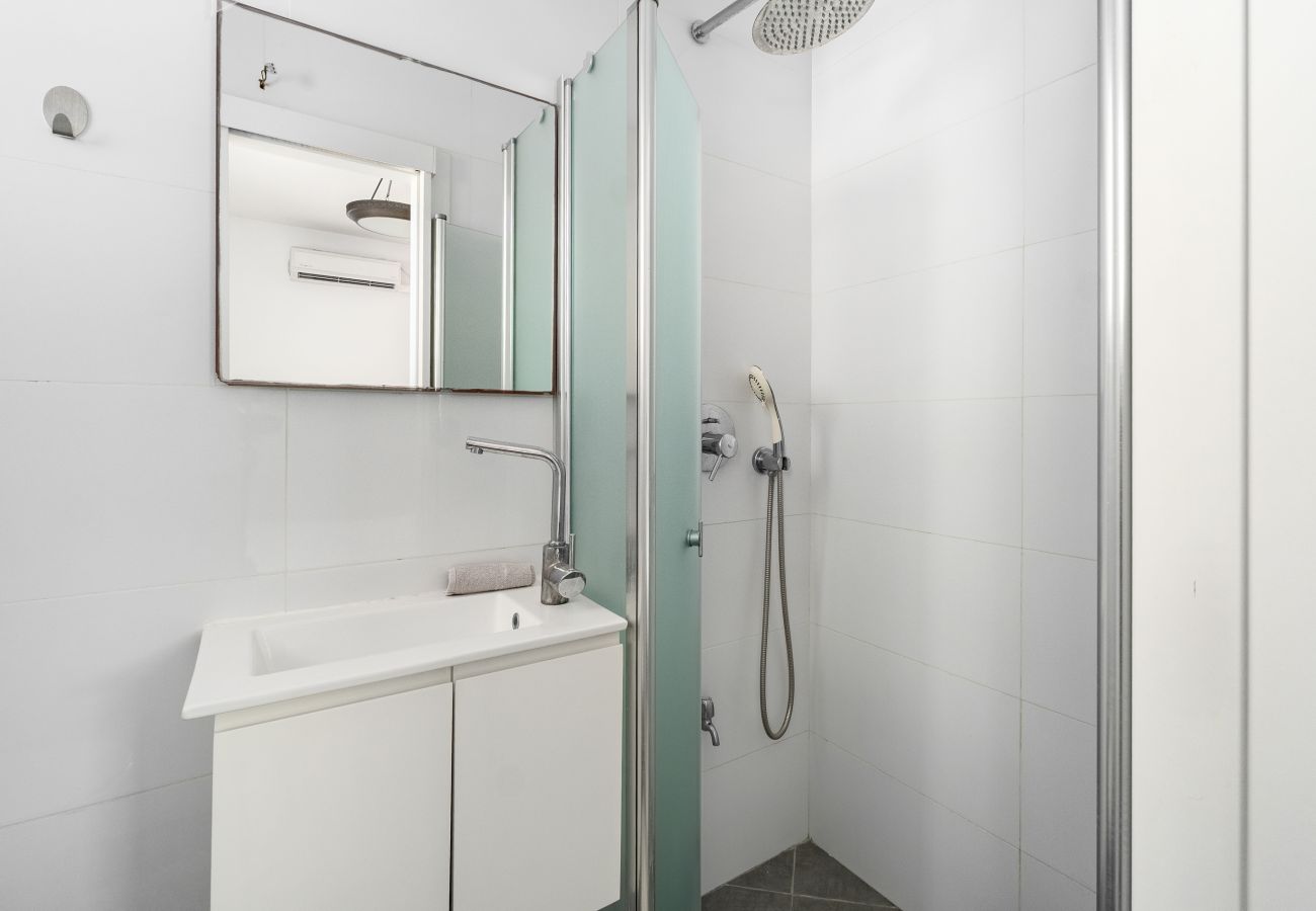 Apartment in Netanya - MIKLAT Elegant Apt with Balcony & Sea View by FeelHome