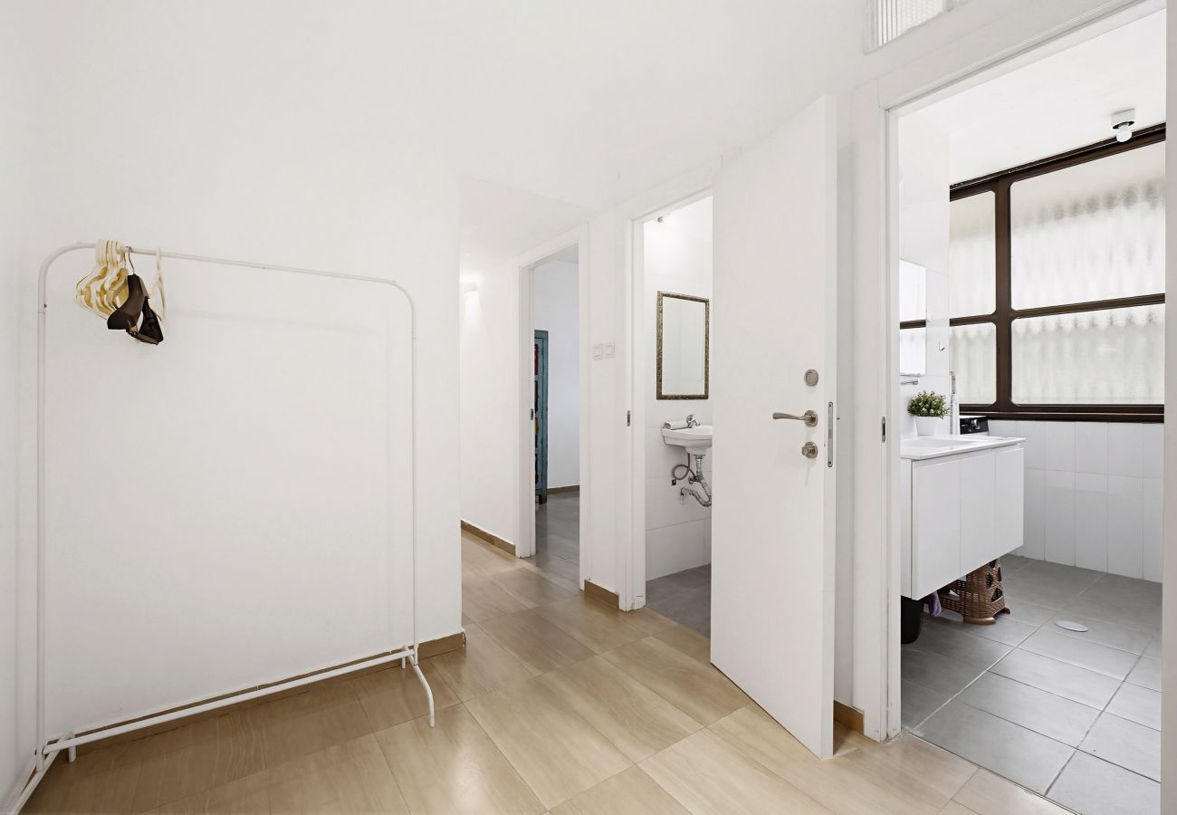 Apartment in Netanya - MIKLAT Elegant Apt with Balcony & Sea View by FeelHome