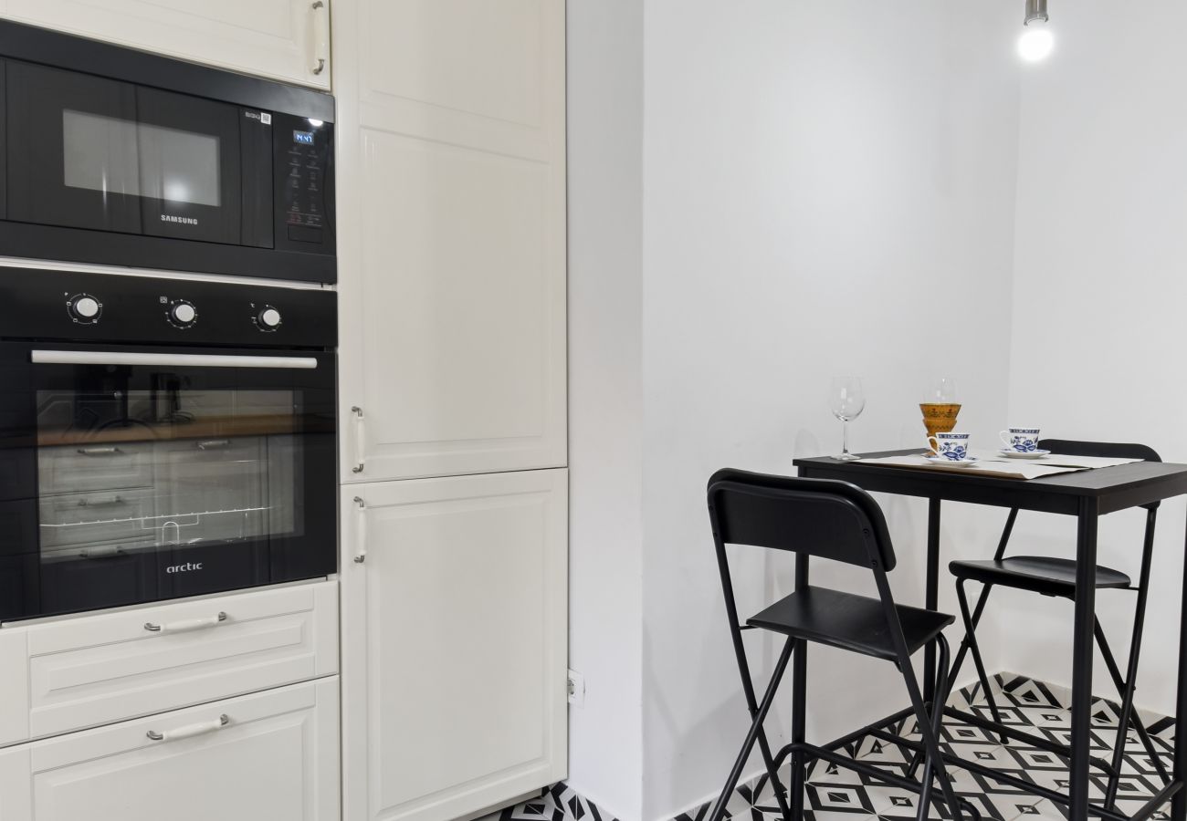 Apartment in Bucharest - Apartment Turda Close to the Elias 