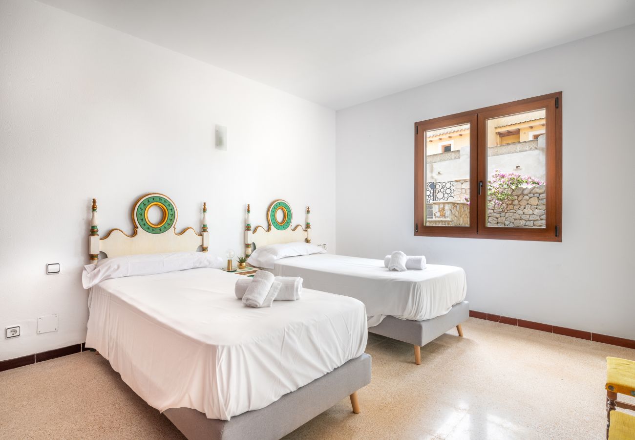 Bedroom of holiday villa Rivo Mallorca