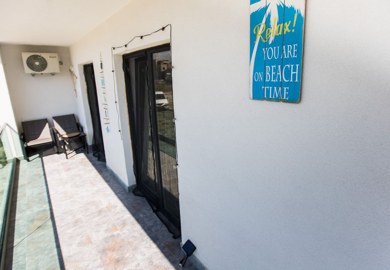 Apartment in Mamaia Nord - One Bedroom on the ground floor near the beach