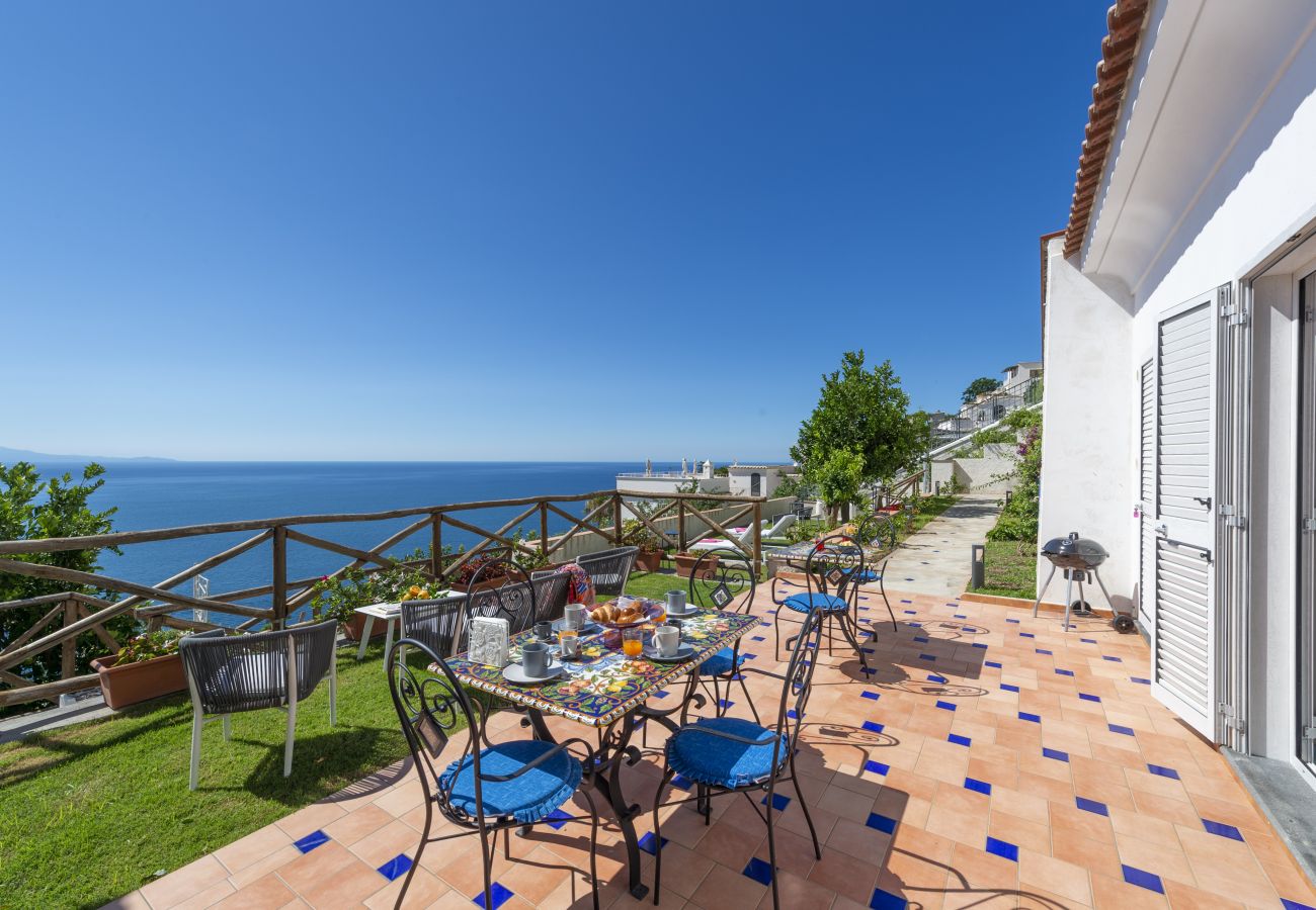 House in Praiano - Villa Euriclea - Mediterranean elegance in the heart of Praiano