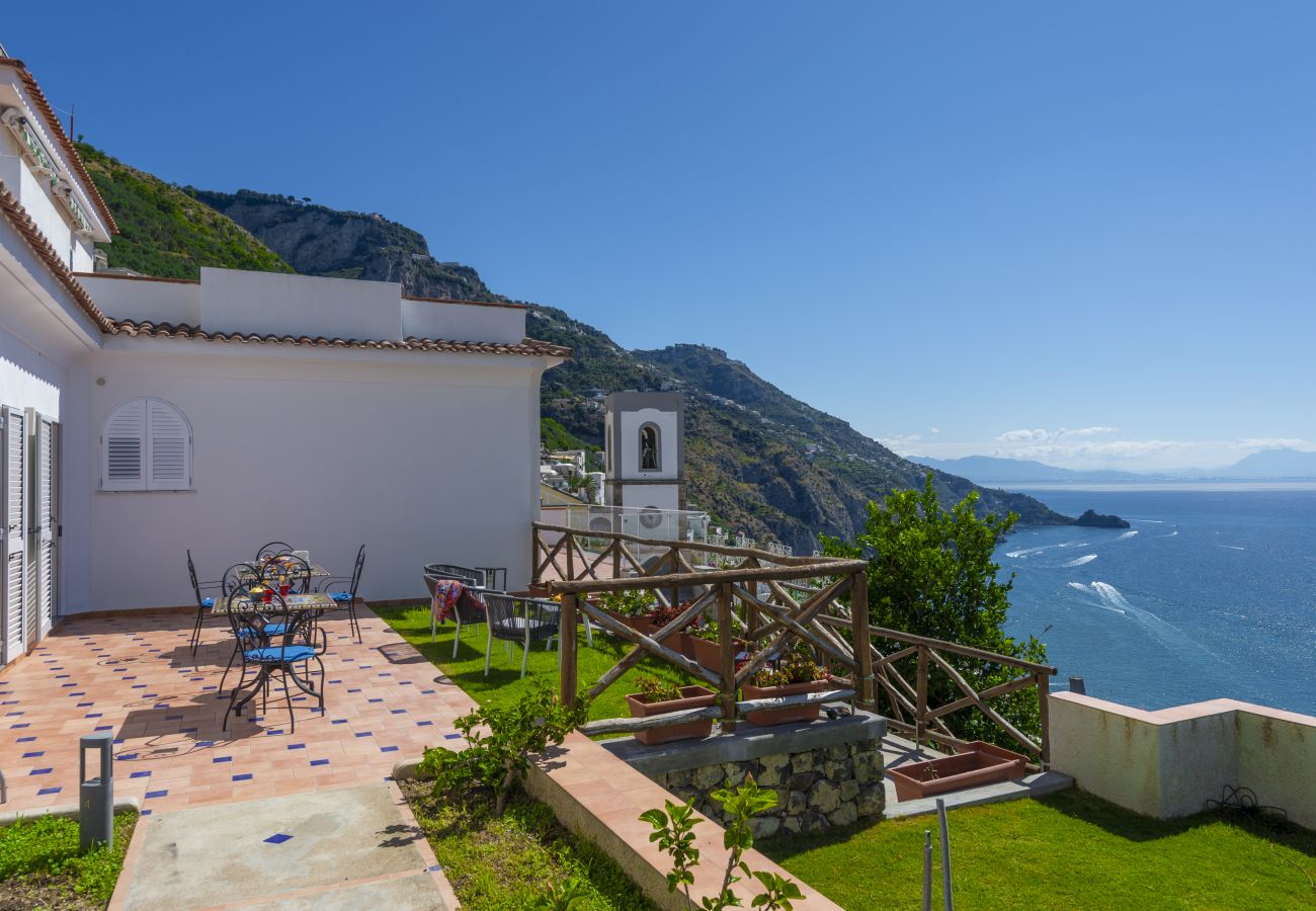 House in Praiano - Villa Euriclea - Mediterranean elegance in the heart of Praiano