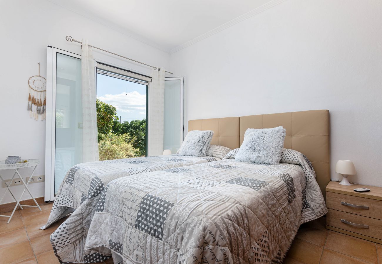 Villa in Buger - YourHouse Son Serra, villa with private pool in Buger, Majorca North