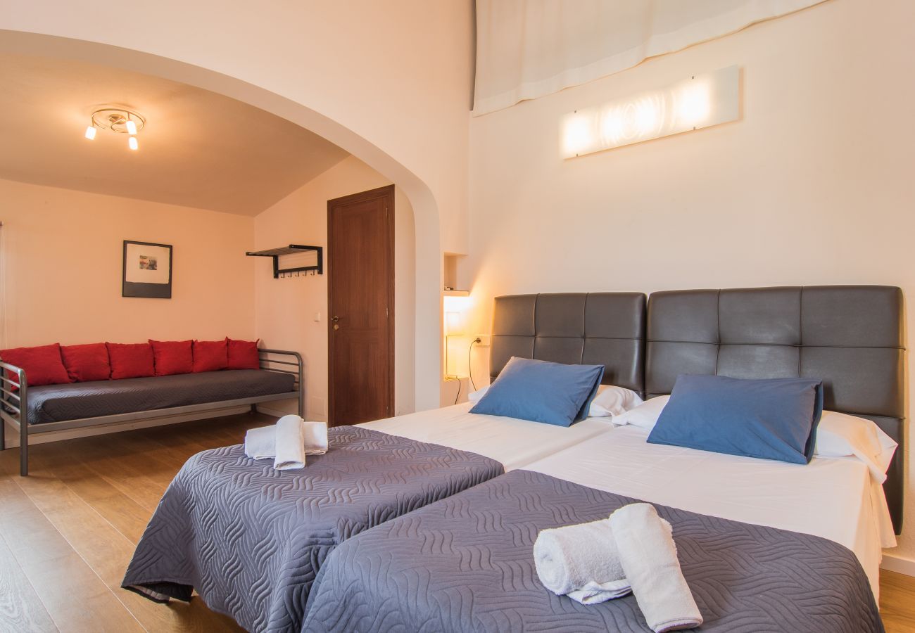 Villa in Sa Pobla - YourHouse Can Mel, spacious villa with private pool for 10 guests