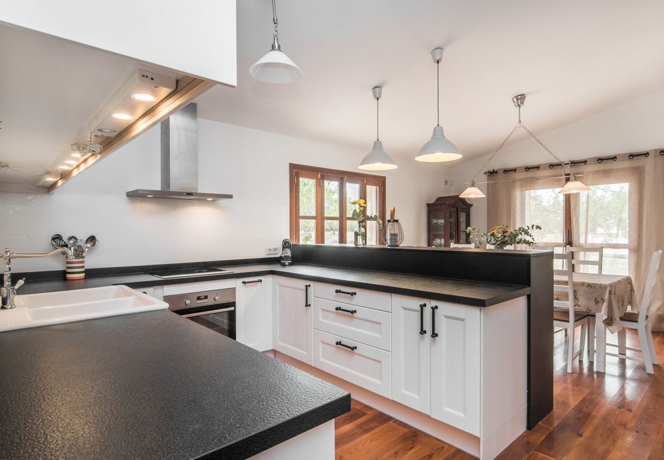 Villa in Sa Pobla - YourHouse Can Mel, spacious villa with private pool for 10 guests