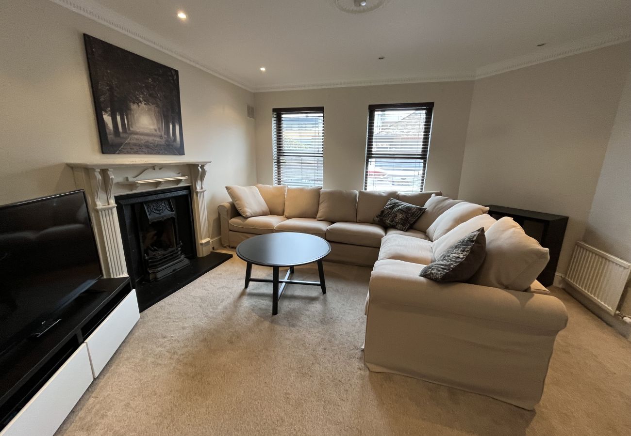 House in Dublin - The Lesson TownHouse