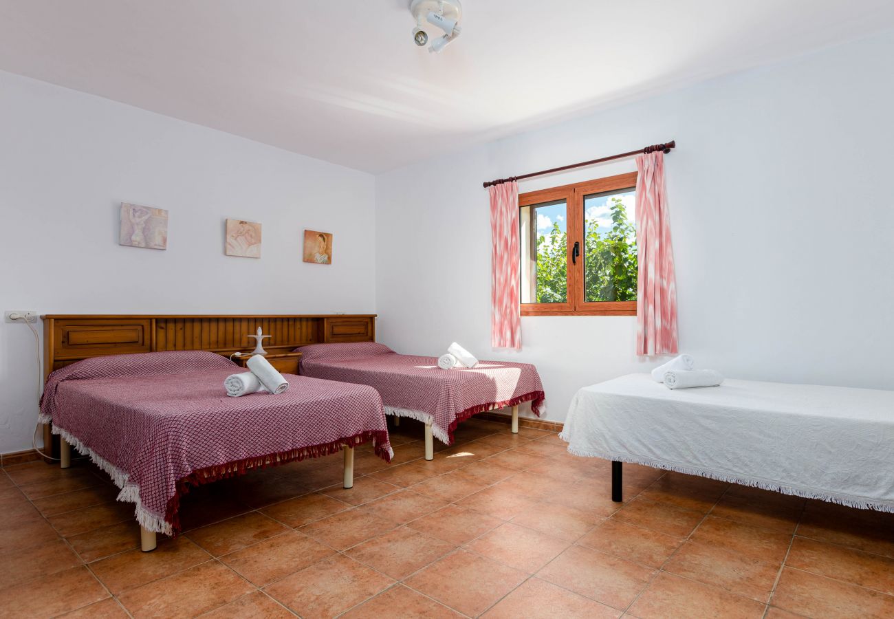 Country house in Ca´n Picafort -  YourHouse Ca Na Teulera, villa with private pool, 3 km from the beach