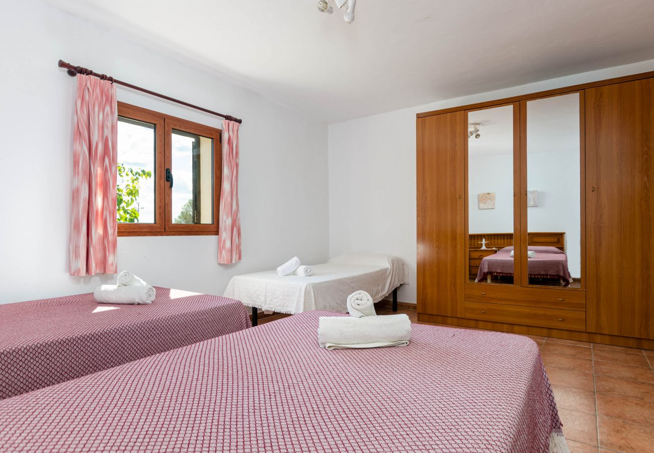 Country house in Ca´n Picafort -  YourHouse Ca Na Teulera, villa with private pool, 3 km from the beach