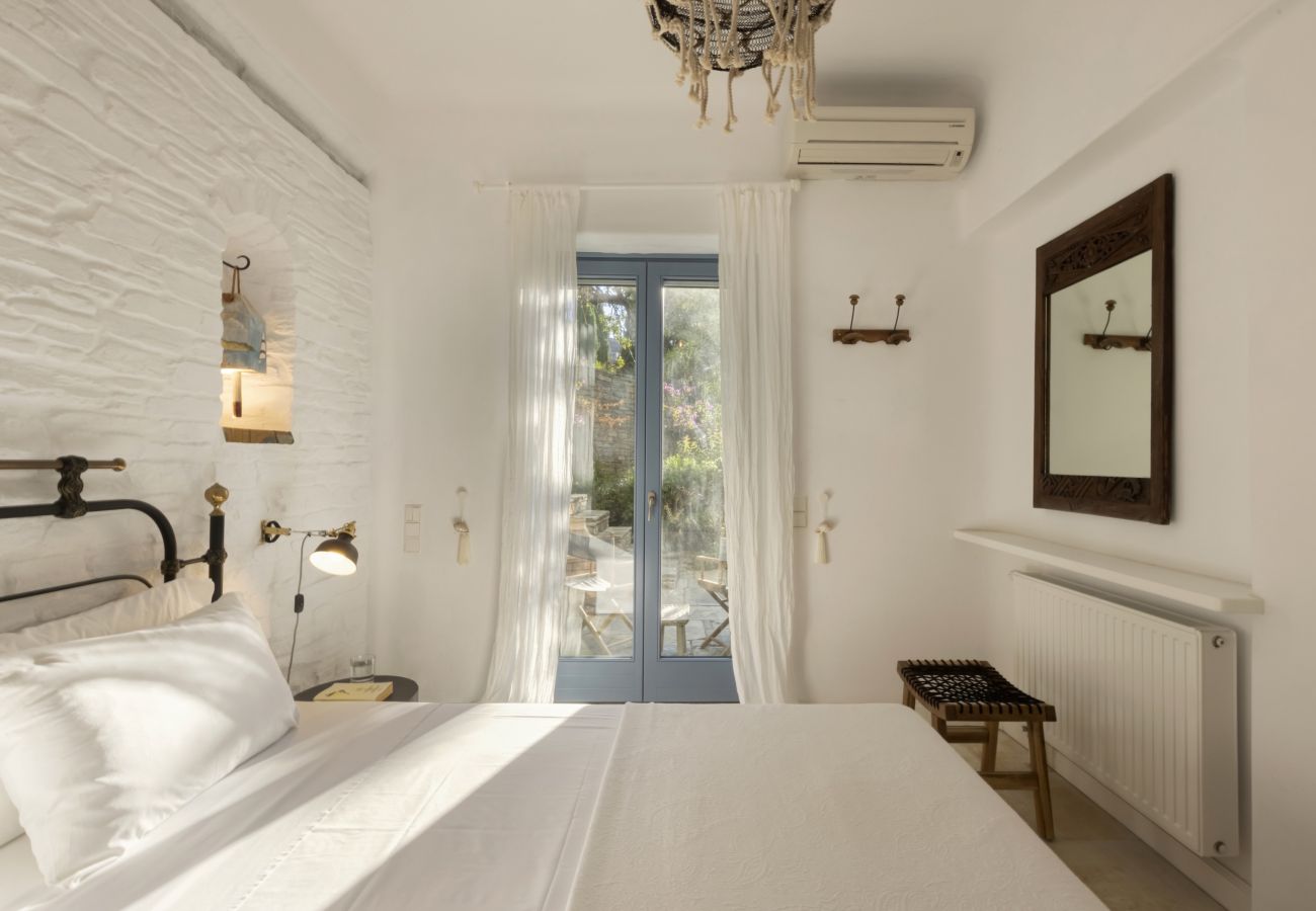 Villa in Andros - Seaside luxury villa 