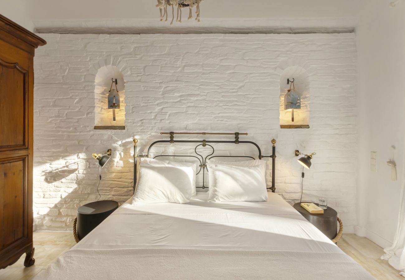 Villa in Andros - Seaside luxury villa 
