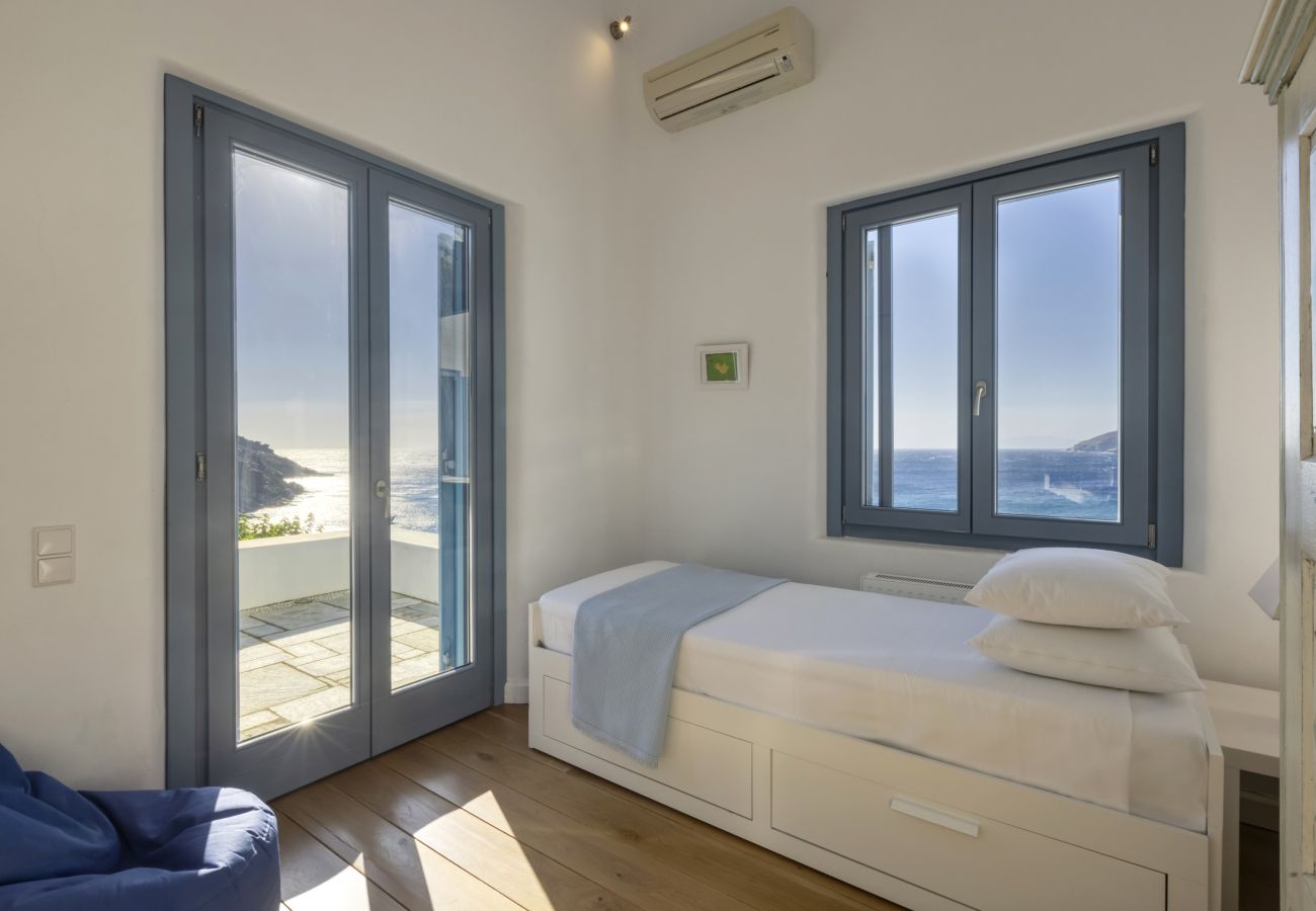 Villa in Andros - Seaside luxury villa 