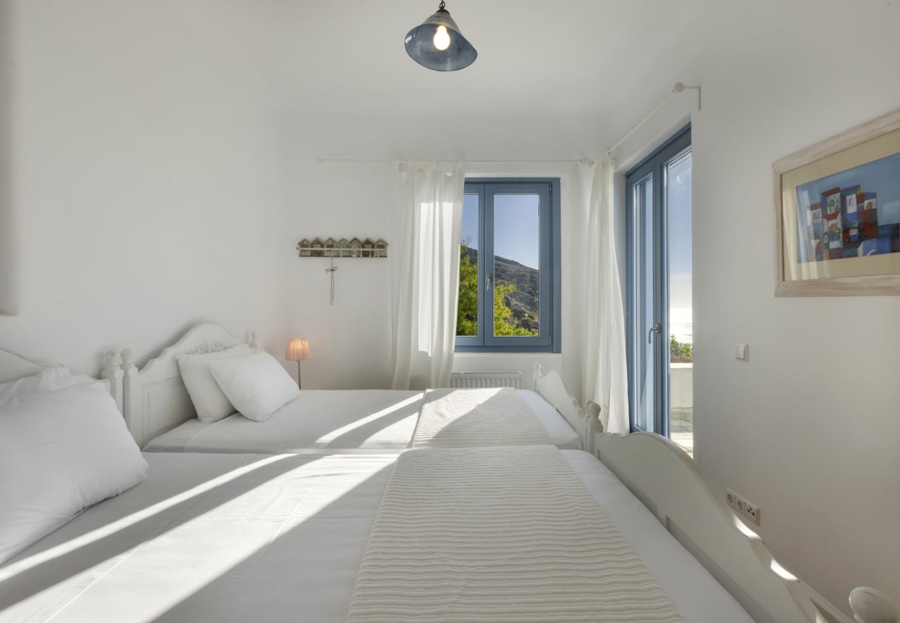 Villa in Andros - Seaside luxury villa 