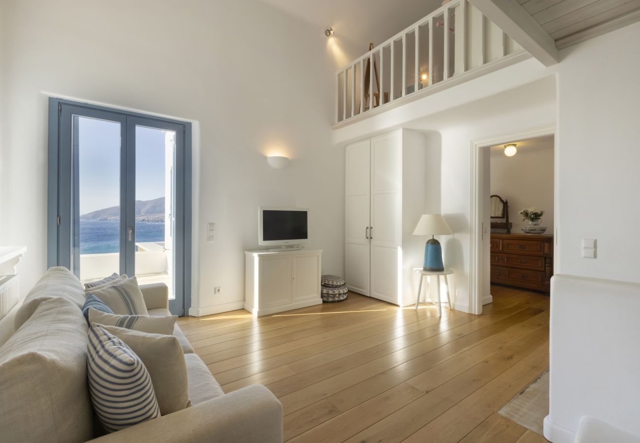 Villa in Andros - Seaside luxury villa 