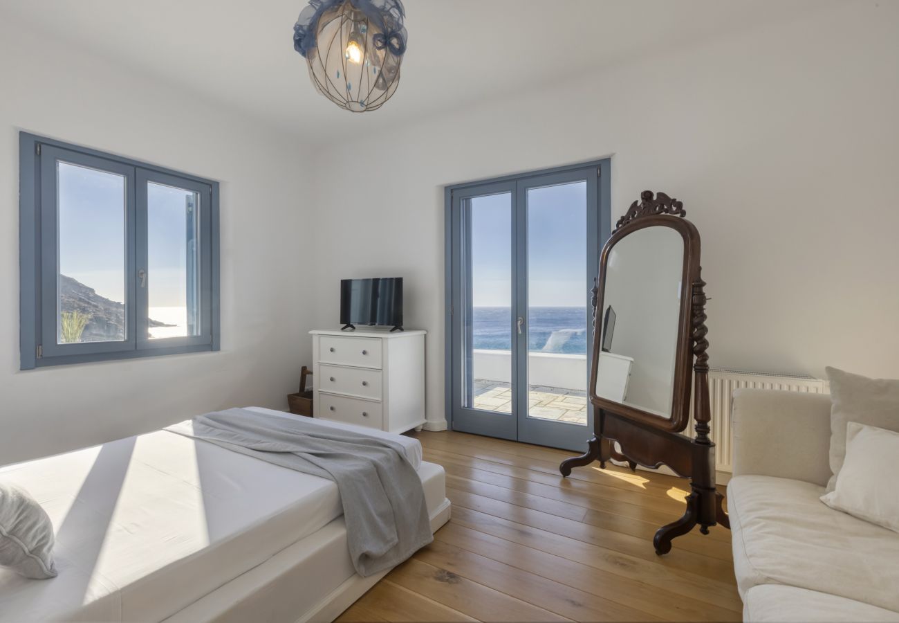 Villa in Andros - Seaside luxury villa 
