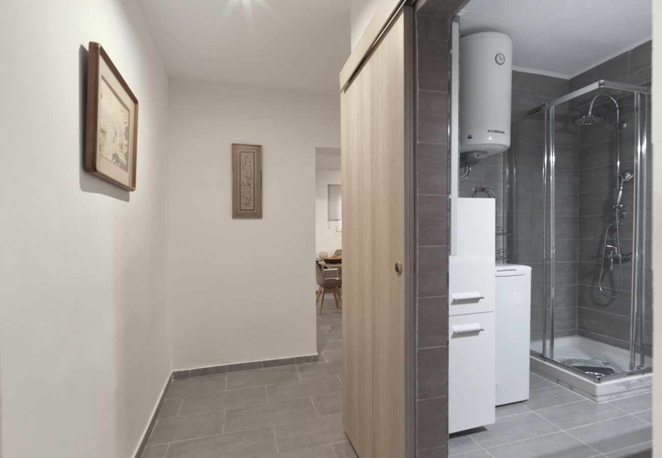 Apartment in Athens - 2BR  next to the National Gallery & chic Kolonaki 