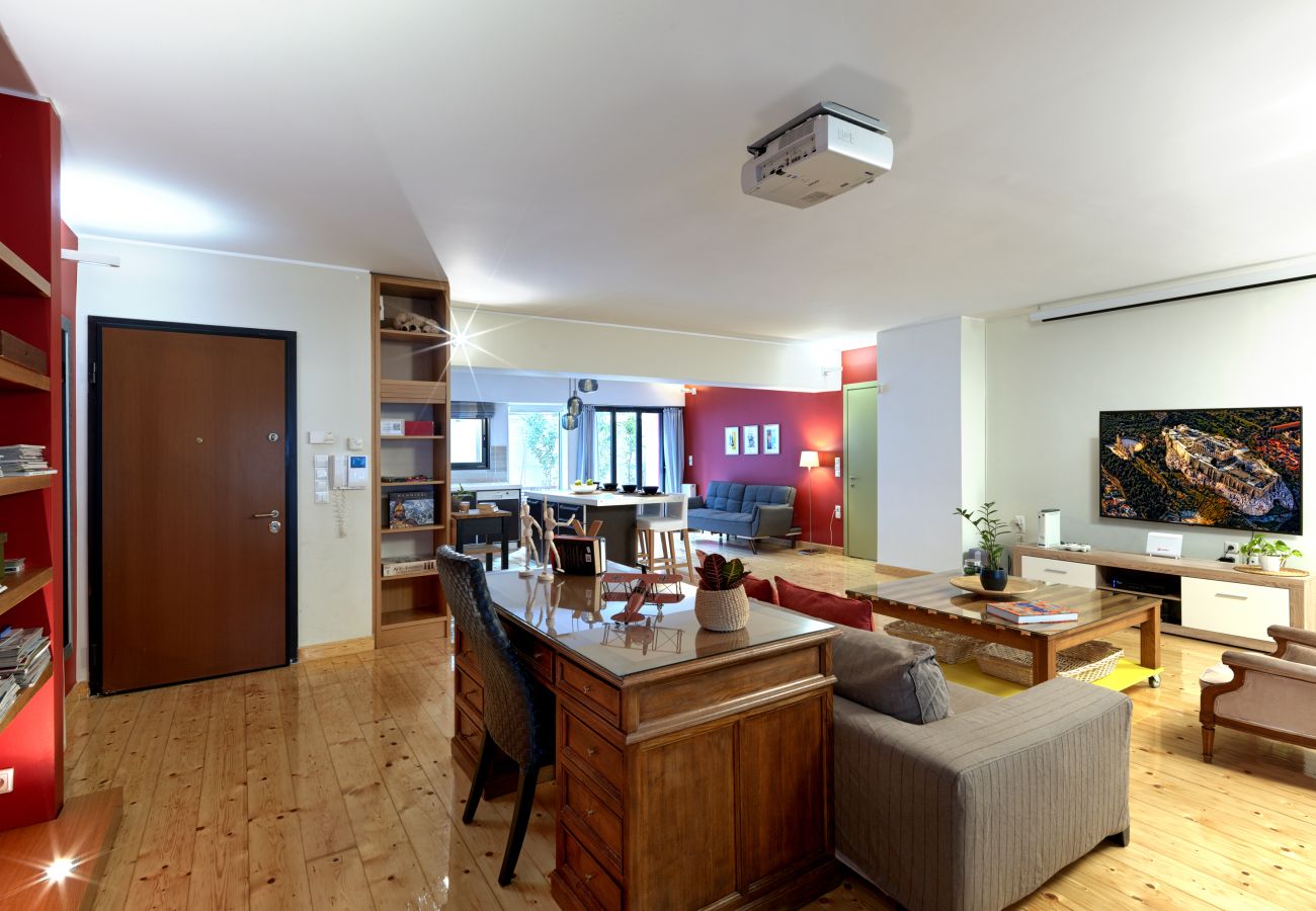 Apartment in Athens - Koukaki garden escape child friendly apartment 