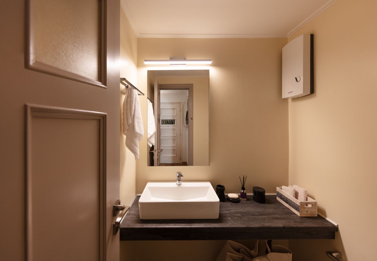 Apartment in Athens - Stylish Kolonaki 2 Bdr apartment 