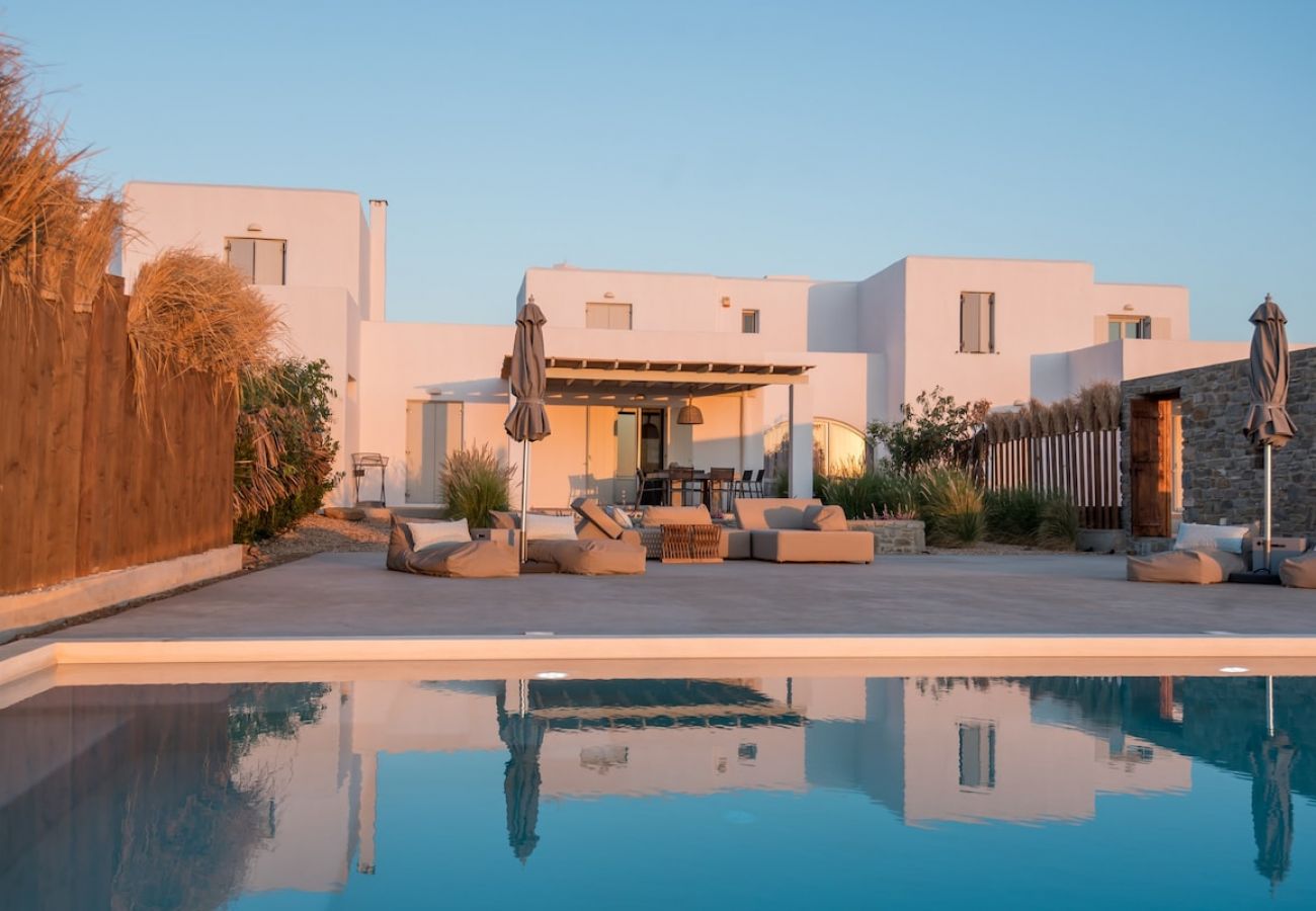 Villa in Xifara - 4BR SEAFRONT GEM. STUNNING & AT TOP LOCATION 