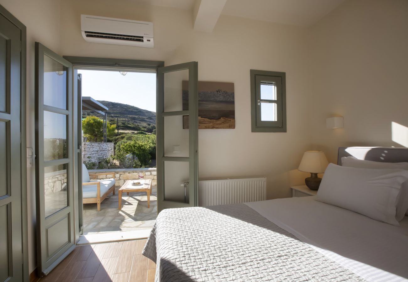 Villa in Ampelas - Ideal family Villa for 8 - Pool, Sea Views 