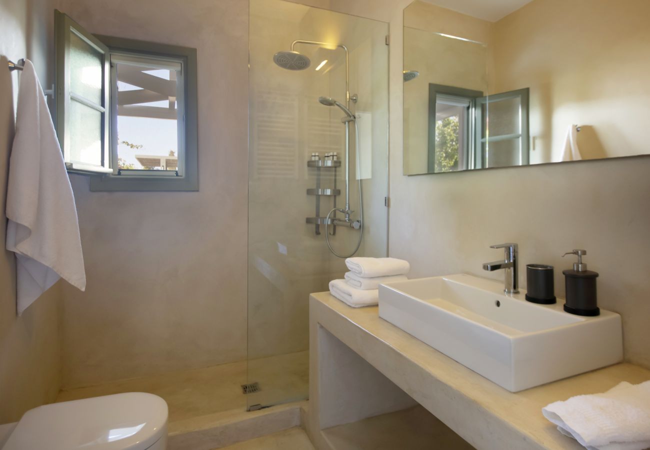 Villa in Ampelas - Ideal family Villa for 8 - Pool, Sea Views 