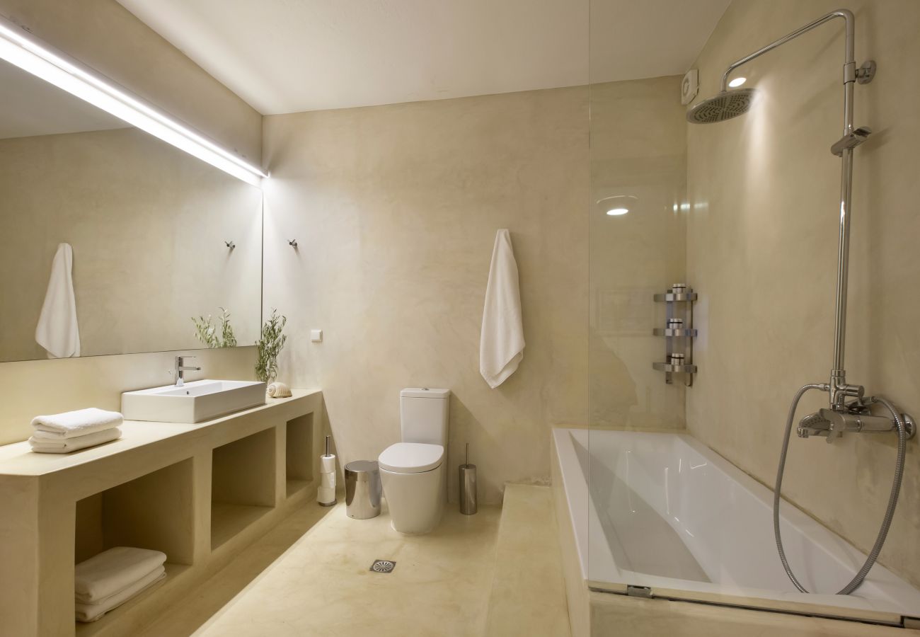 Villa in Ampelas - Ideal family Villa for 8 - Pool, Sea Views 