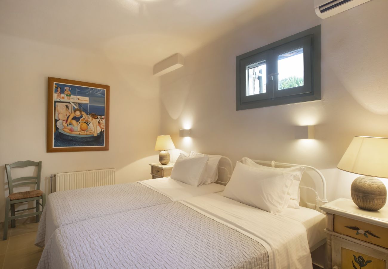 Villa in Ampelas - Ideal family Villa for 8 - Pool, Sea Views 