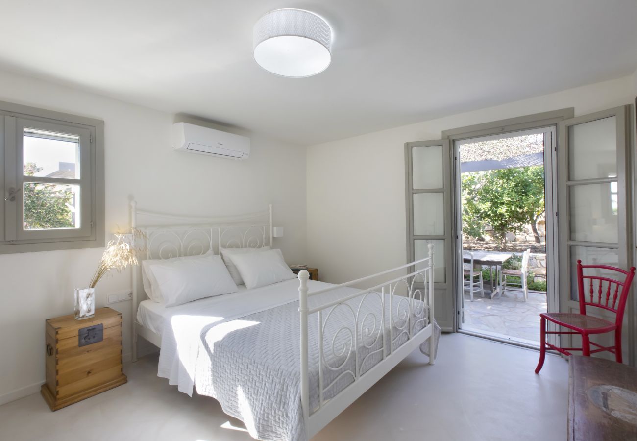 Villa in Ampelas - Elegant villa, sea views, designer renovation 