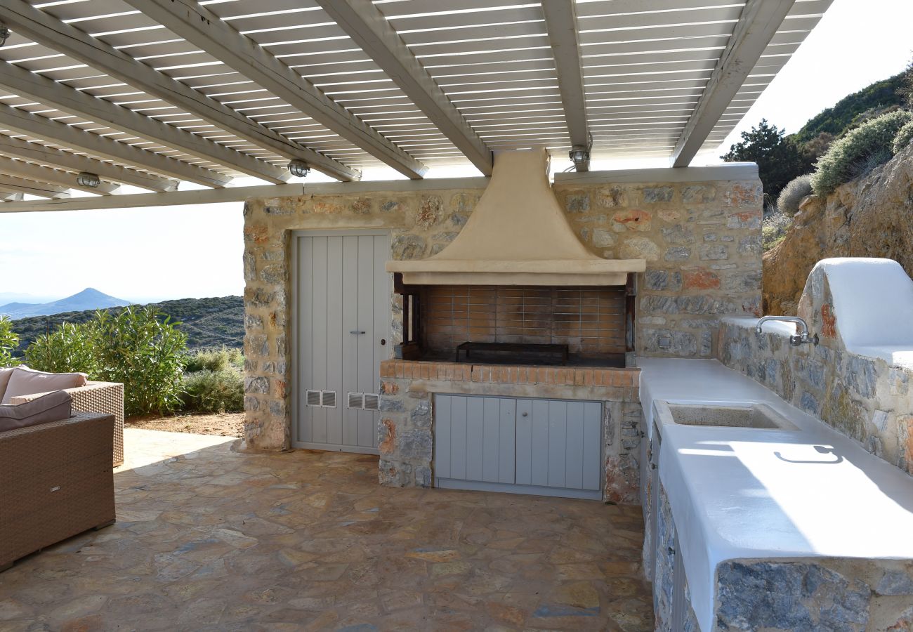 Villa in Naousa - Gorgeous pool villa, stunning sea views, helipad! 