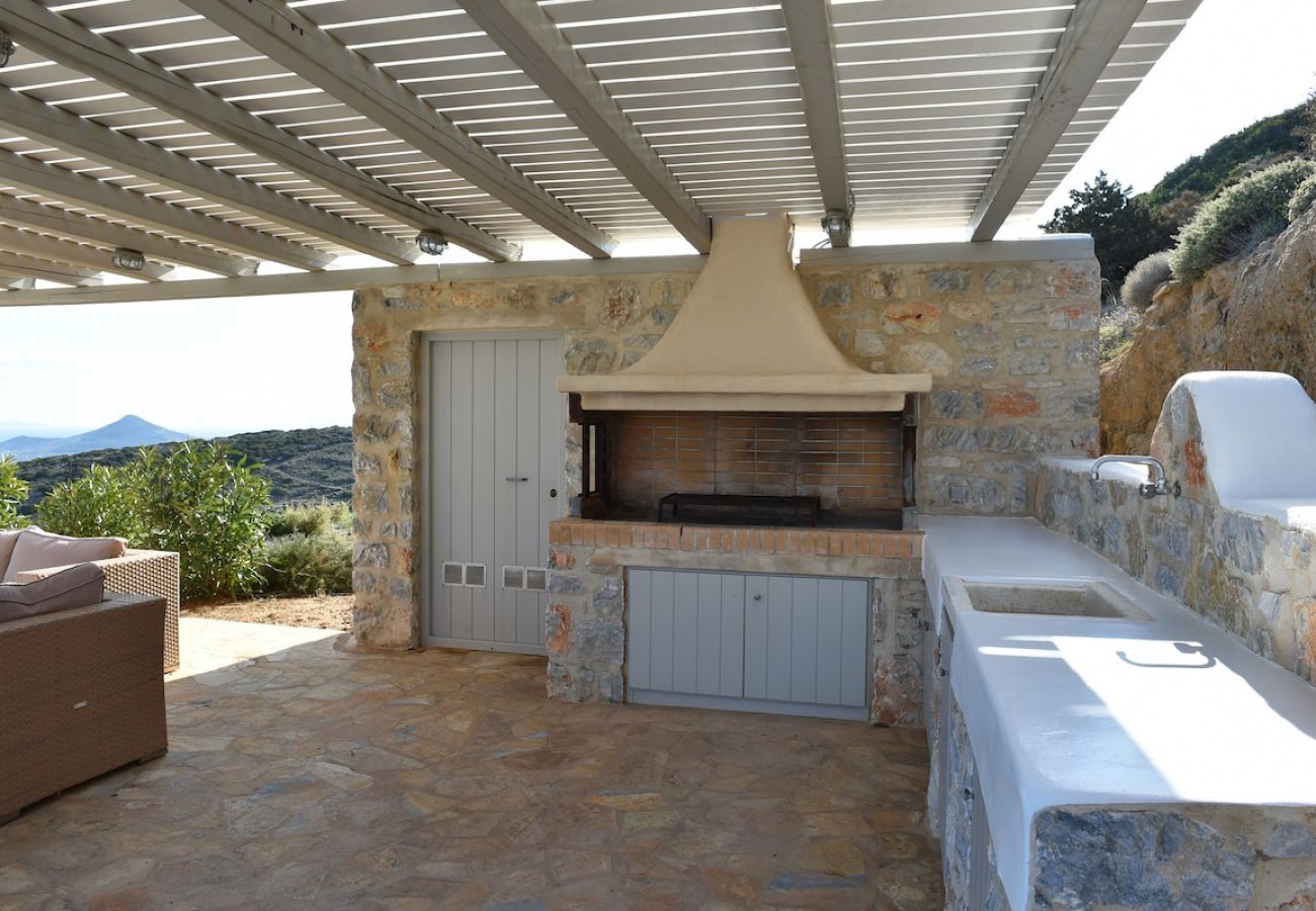 Villa in Naousa - Panoramic three villa complex with helipad 