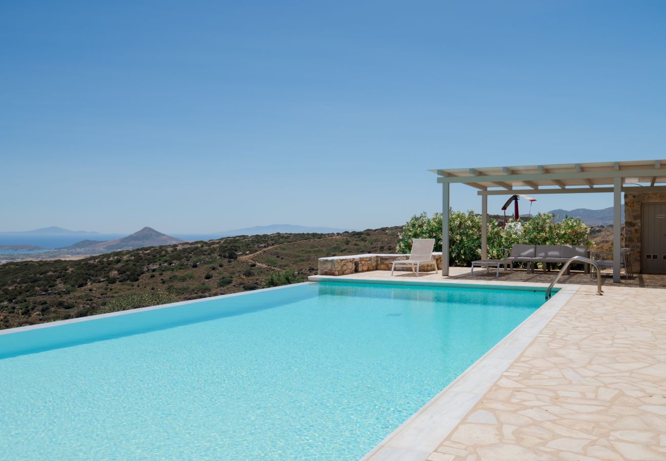 Villa in Naousa - Panoramic three villa complex with helipad 