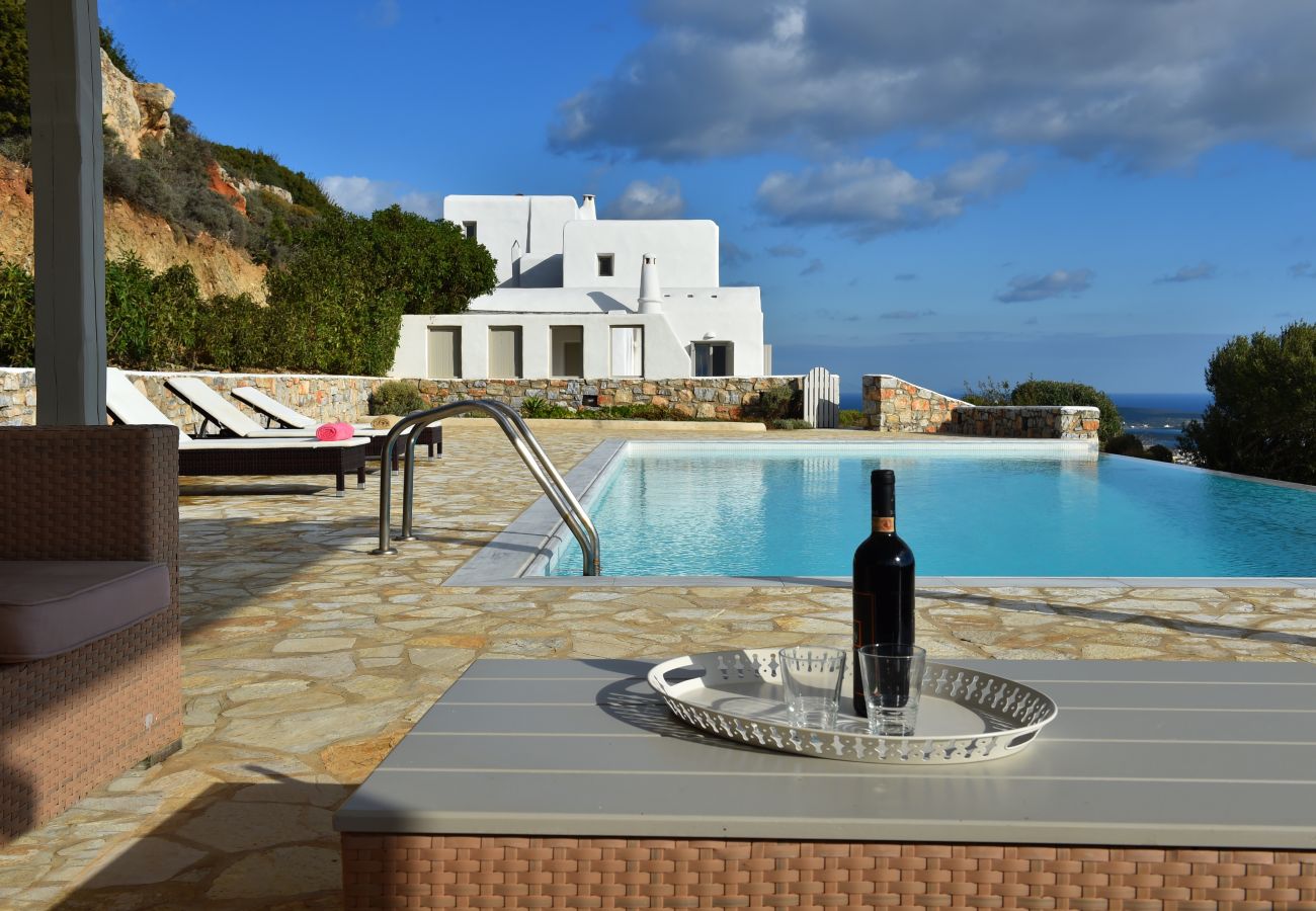 Villa in Naousa - Panoramic three villa complex with helipad 