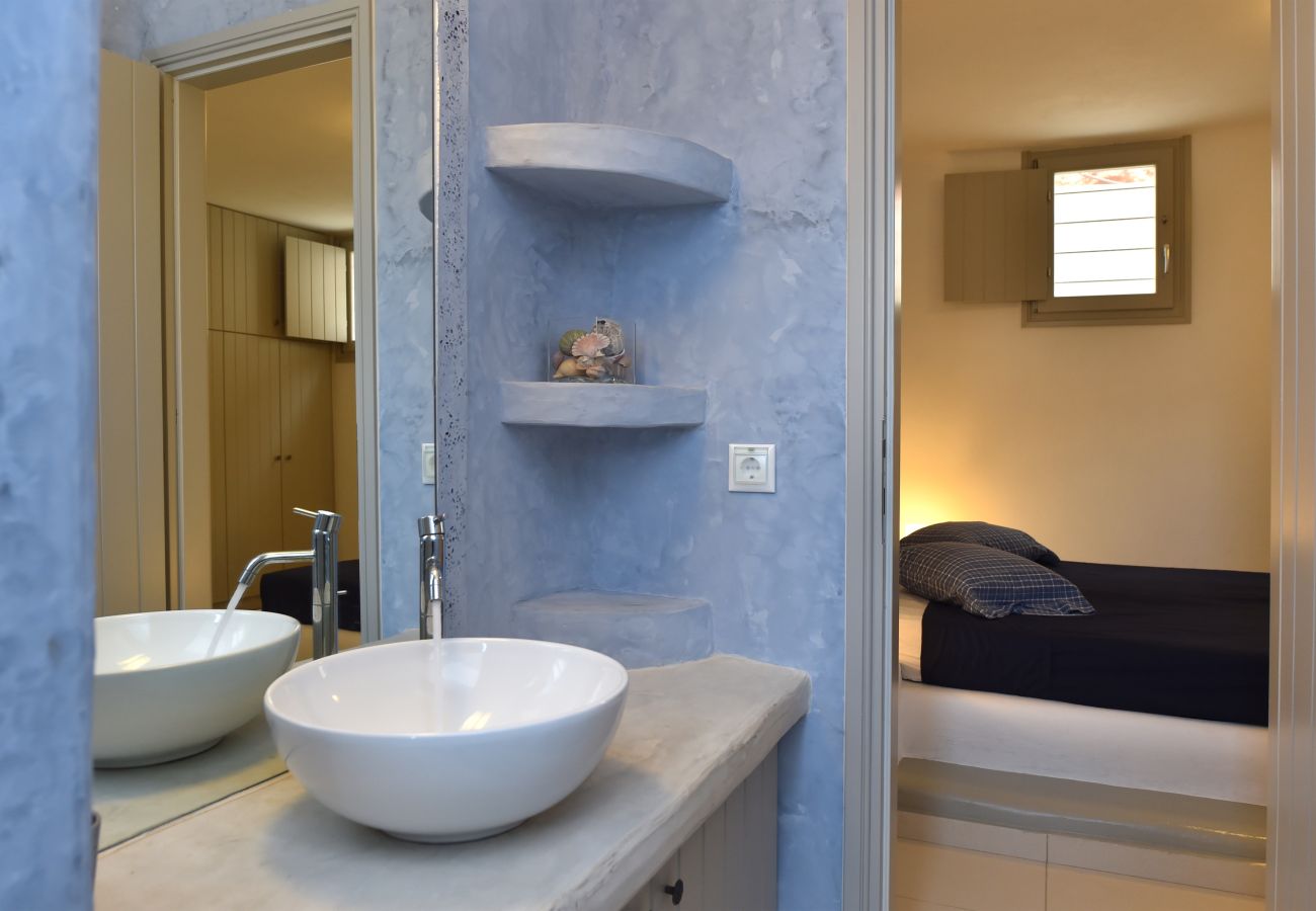 Villa in Naousa - Panoramic three villa complex with helipad 