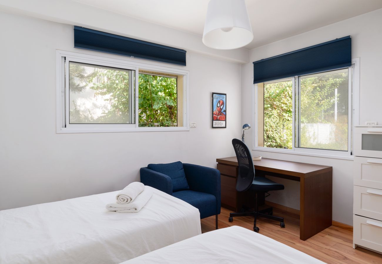 Villa in Ramat Gan - SHELTER in Villa Private Pool & Garden in the City by FeelHome