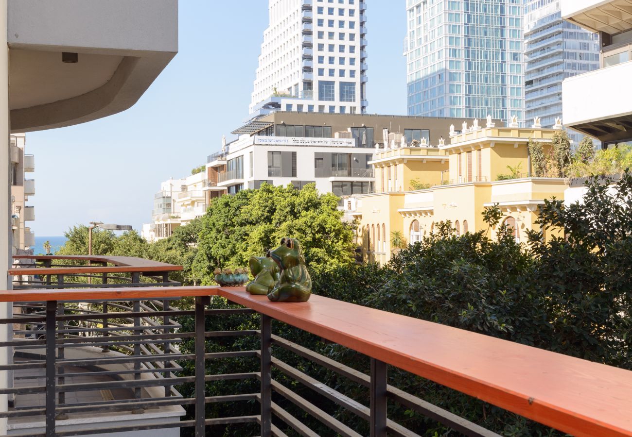 Apartment in Tel Aviv - Jaffa - New Bright 2BR with Balcony near Beach by FeelHome