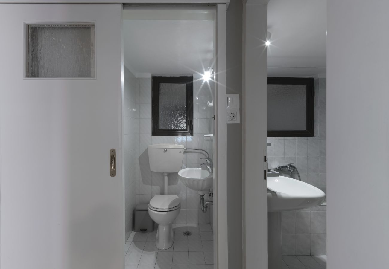 Apartment in Zografou - 2 BDR Apartment Close to Children's Hospital