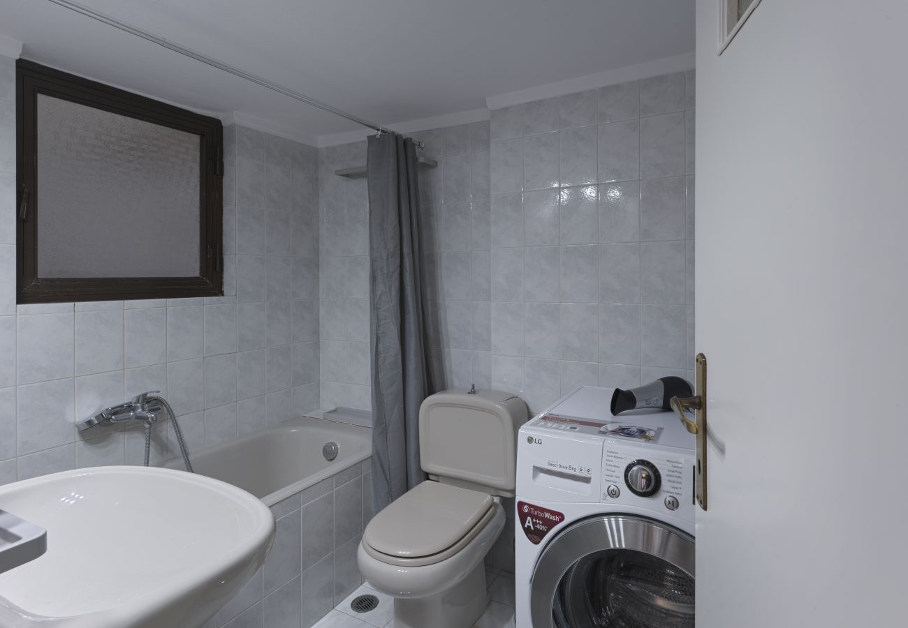 Apartment in Zografou - 2 BDR Apartment Close to Children's Hospital