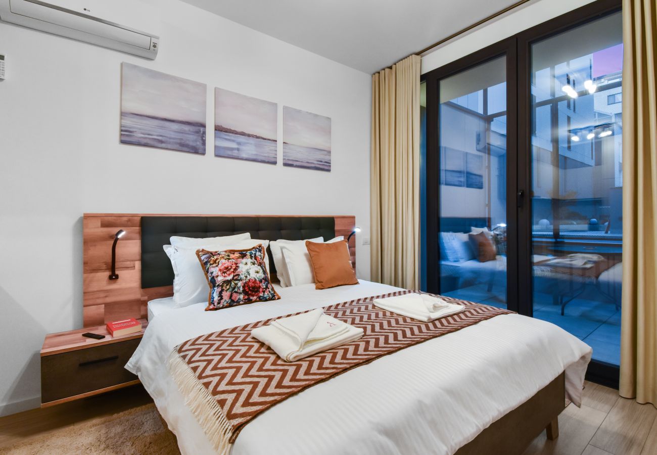 Studio in Bucharest - Elegant Studio in Win Herastrau