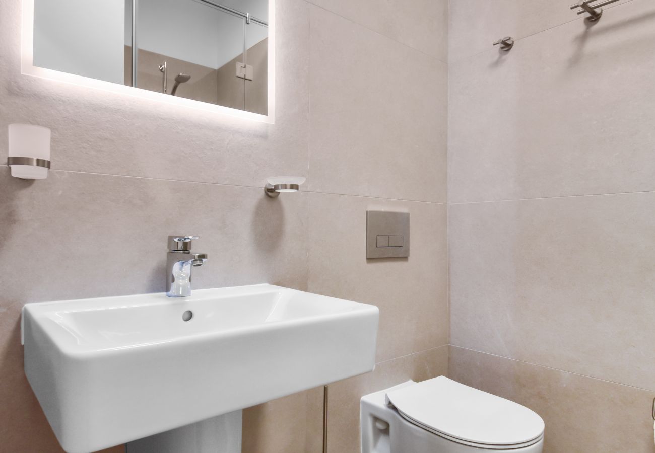 Studio in Bucharest - Elegant Studio in Win Herastrau